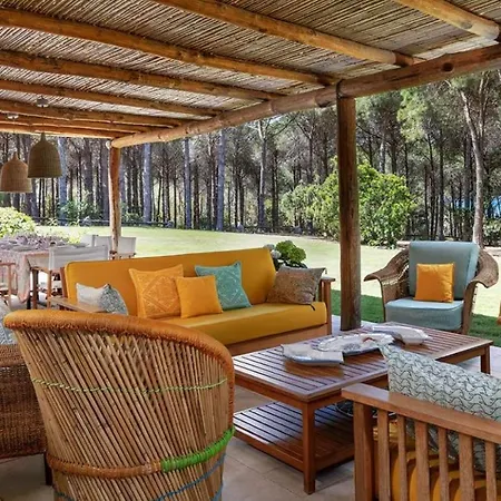 Luxury In For 14 People With Private Pool